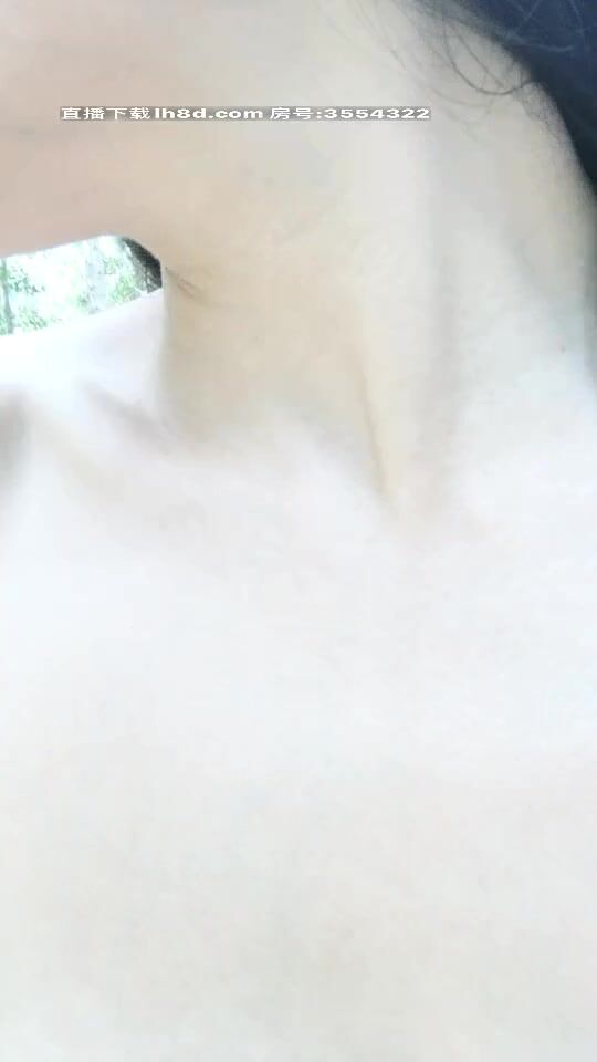 漂亮美乳嫩模『夢梵』約炮粉絲戶外玩刺激 鄉間隨時都有人來往的路邊全裸啪啪 緊張刺激一會就來高潮