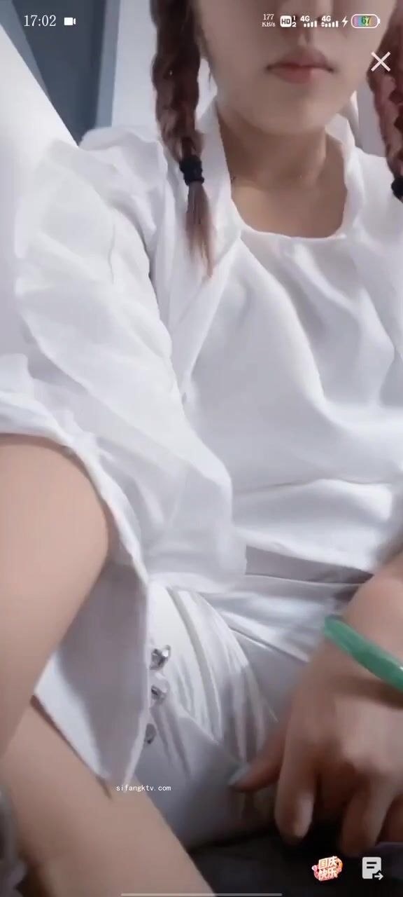 【極品稀缺魔手外購】最新《瘋狂抖音》外篇《抖音擦邊9》顏值美女各顯神通 閃現走光刷邊熱舞 露毛露屁凸點誘惑(6)