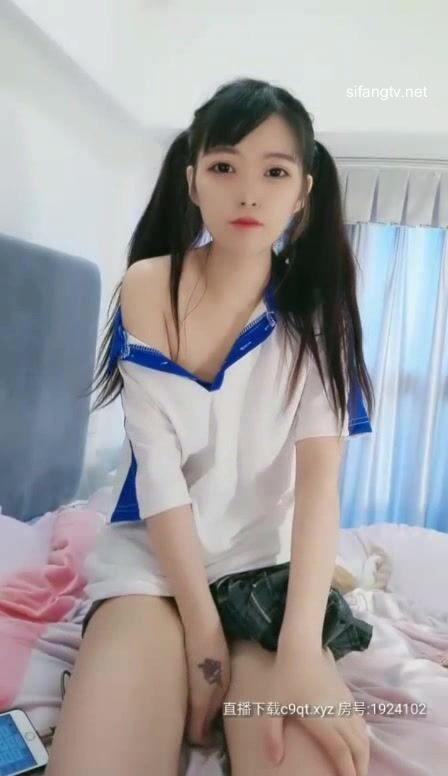 清純美少女大眼睛【狗花】情竇初開的花季 嫩嫩的乳房，揉捏飽滿 甚是誘惑！