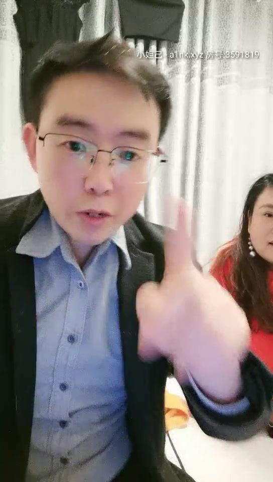 壯小伙約草很有味道的風情大姐，全程露臉激情啪啪口交大雞巴，對著鏡頭騷各種體位暴力草穴，浪盪呻吟表情騷