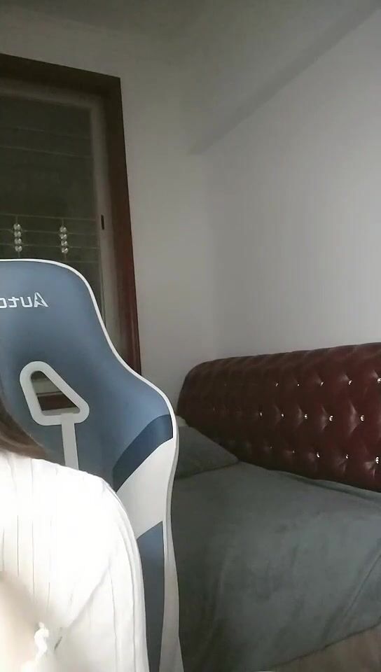 最最有女人味的超級美少婦-不等船了 鼻血流光的節奏，最誘人的吃雞畫面，難得露胸露私處，大胸翹臀S級尤物