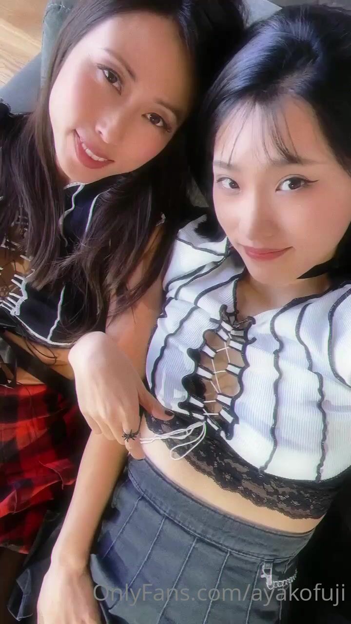 【O站】2023年亞籍女優 Ayakofuji 大奶風騷熟女劉玥等聯動訂閱，拍攝性愛訂閱視頻 女伴有白人也有亞洲人雙女接吻 37