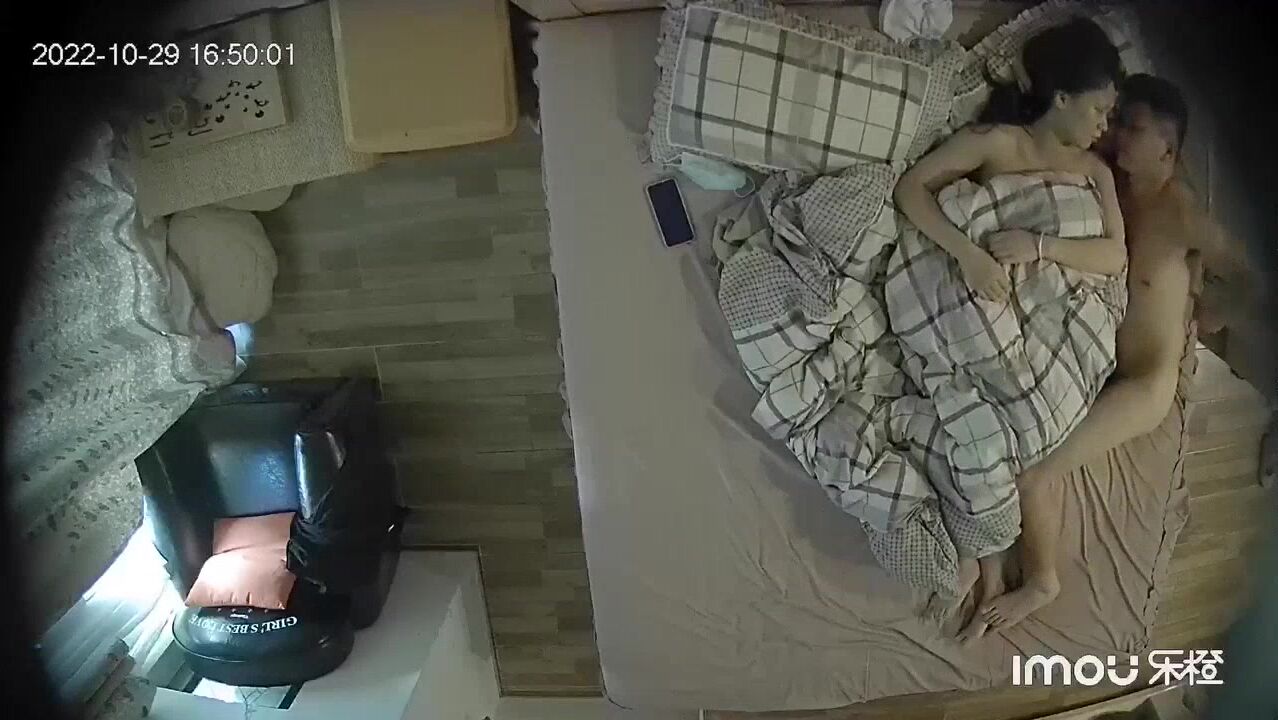 最新流出樂橙酒店學生炮房偷拍大學生情侶下午不用上課開房嗨呦